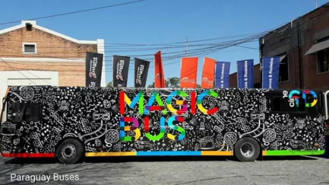 Magic Bus, el cine móvil en 6D que recorre las calles paraguayas