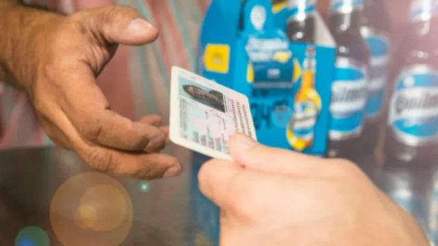 ¿Cuántos años me das? Quilmes advierte: sólo 2 cada 10 acierta la edad de otra persona