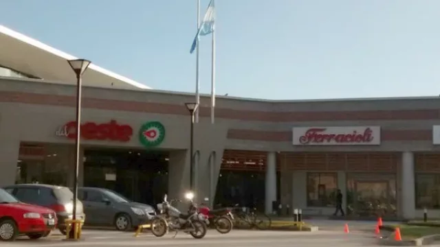 Paseo del Oeste, el shopping que le cambió la cara a esa zona de la ciudad