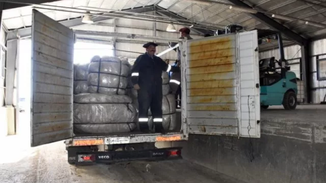 Más de 4.300 kilos de fibras de mohair partieron (desde Zapala) hacia Sudáfrica