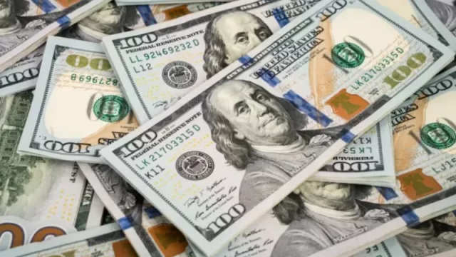 "El dólar bajo presión": así es el desafiante pronóstico de cotización que resuena en Wall Street