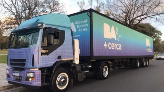 El camión de promoción turística de la Ciudad de Buenos Aires llega a San Martín de los Andes