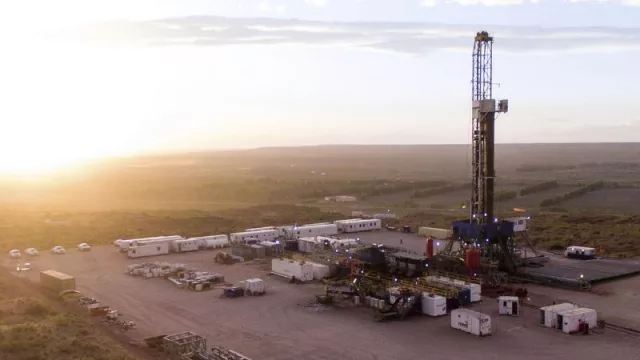 YPF financiará la construcción de una mega terminal (para exportar el crudo de Vaca Muerta)