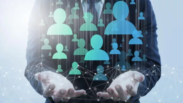 ¿Cómo es la selección de talentos “a escondidas”? (la tendencia que elimina sesgos que ya aplican algunas empresas)