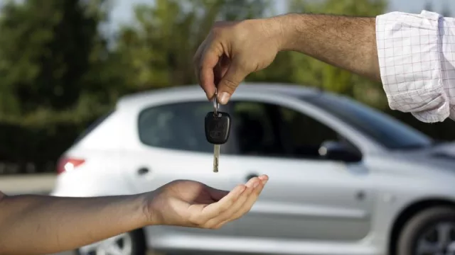 Venta de autos: se necesita 43 sueldos para comprar un 0 km.