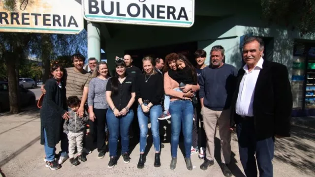 Club de abuelos: “No Me Olvides” (Agromec y Taller Maraschini fueron reconocidos hoy por el municipio de Centenario)