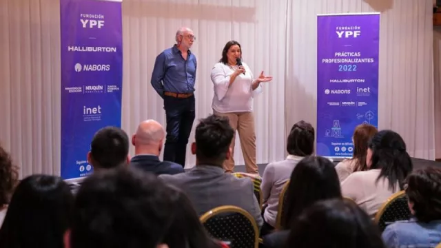 Prácticas profesionalizantes: 60 estudiantes y docentes de escuelas técnicas neuquinas recibieron sus diplomas