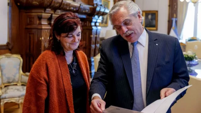 La ministra de Trabajo ratificó que el Gobierno analiza dar un bono de fin de año al sector privado