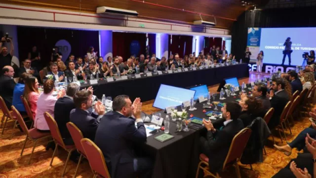 Neuquén participó del Consejo Federal de Turismo en Bariloche
