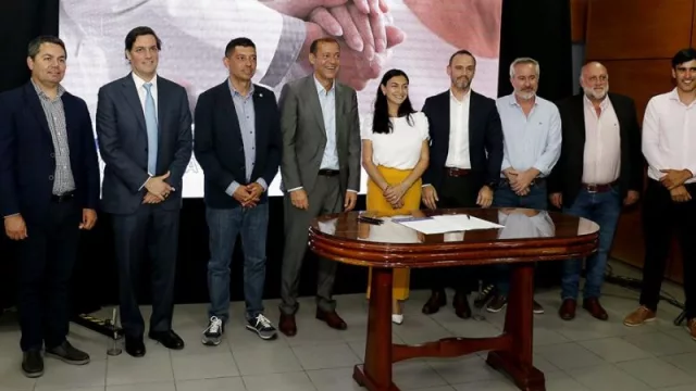 PAE donó equipamiento de última generación a los hospitales Castro Rendón y de Añelo