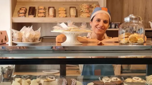 El sueño de dos amigas, se hizo realidad: Veca Pastelería abrió (con formato take away) en Neuquén