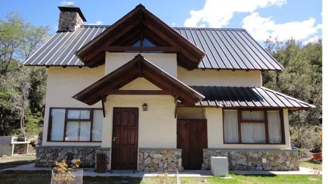 Cabañas Moquehue: una escapada al paraíso natural de Villa Pehuenia