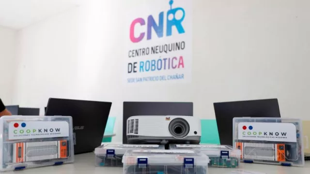 Inauguran la sala de Robótica en San Patricio del Chañar