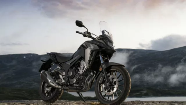 La moto aventurera Honda CB500X con este precio en octubre