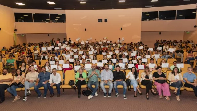 Entrega de certificados a estudiantes del ISAC 2023