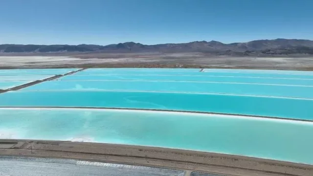 Litio: caída del 80% en su precio y propuestas de cambio en las exportaciones (para evitar que se siga vendiendo “barato”)