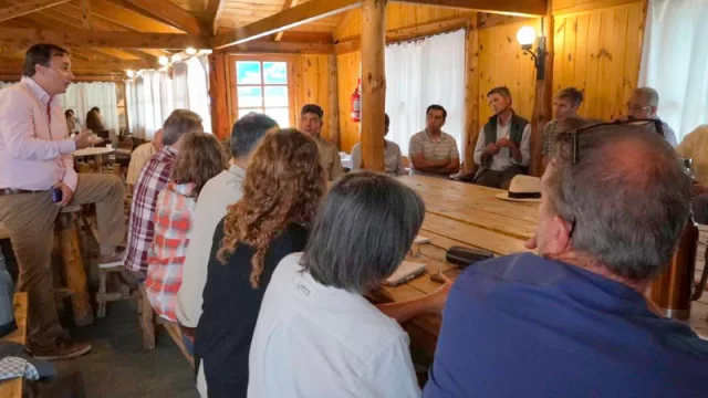 El gobierno provincial establece diálogo firme con el campo neuquino (para tratar cuestiones claves del sector agropecuario de la provincia)