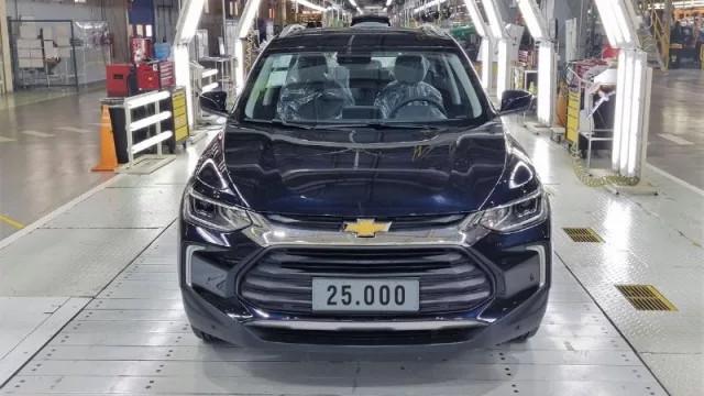 Autos: cayó producción en enero y algunas terminales extienden su freno hasta marzo