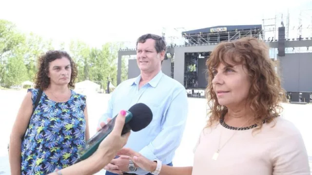 Turistas de todo el país llegan para vivir la Fiesta Nacional de la Confluencia