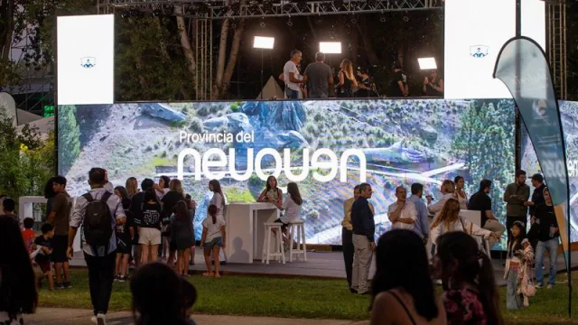 Neuquén celebra un exitoso carnaval con niveles equiparables al 2023