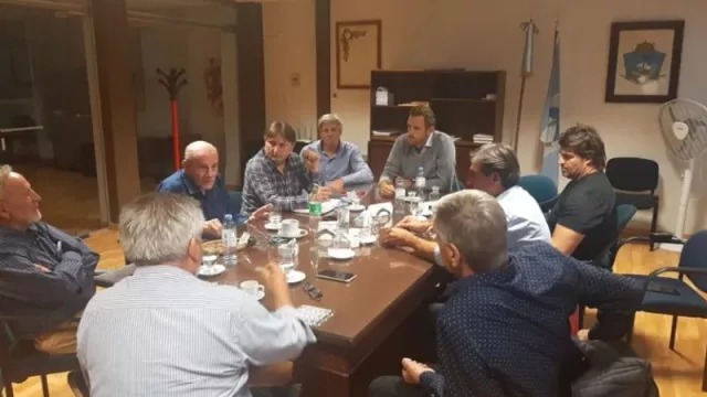Foro Regional del Alto Valle insta a medidas urgentes ante la crisis económica