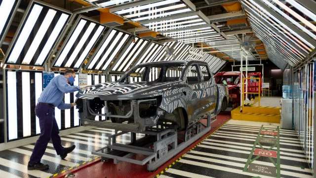 Renault y Nissan paran su producción en Córdoba por una semana