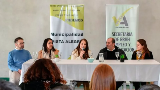 Inician nuevas ofertas de formación en Vista Alegre a través de aulas talleres móviles