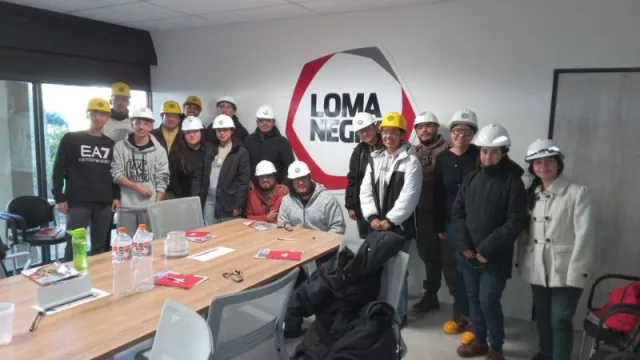Estudiantes de Agrimensura visitaron la planta de Loma Negra en Zapala