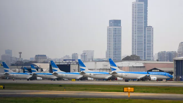 El Gobierno le quita a Aerolíneas la prioridad en los espacios de Aeroparque