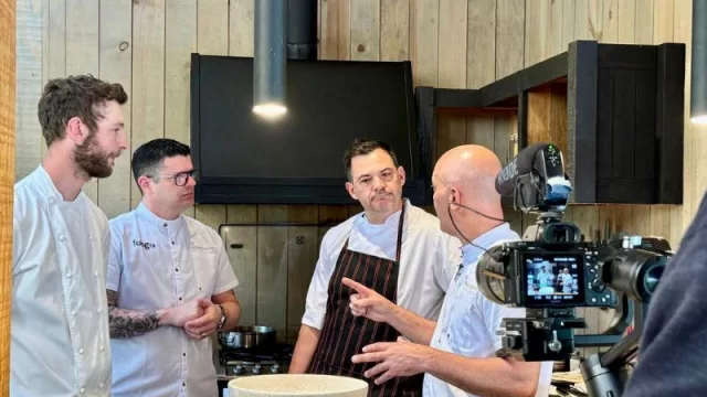 Chefs de San Martín de los Andes destacan en la campaña Hola! Argentina (hecho por Fehgra)