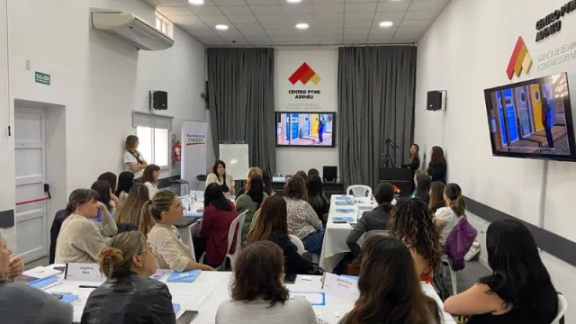 Culminó el programa de comunicación y oratoria para mujeres empresarias