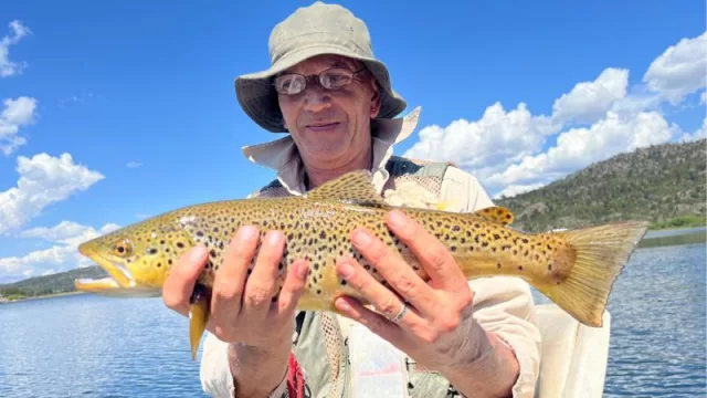 Villa Pehuenia Moquehue: el paraíso de la pesca deportiva