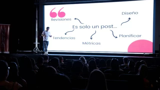 El Community Manager del futuro: la visión de Matías Arévalo en el Social Media Day Neuquén