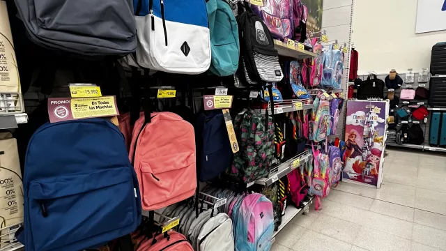 La vuelta al cole es con Carrefour: promociones y hasta seis cuotas sin interés en mochilas, útiles e indumentaria