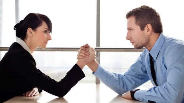 Las hermanas todavía se encuentran con más barreras que sus hermanos para liderar la empresa familiar