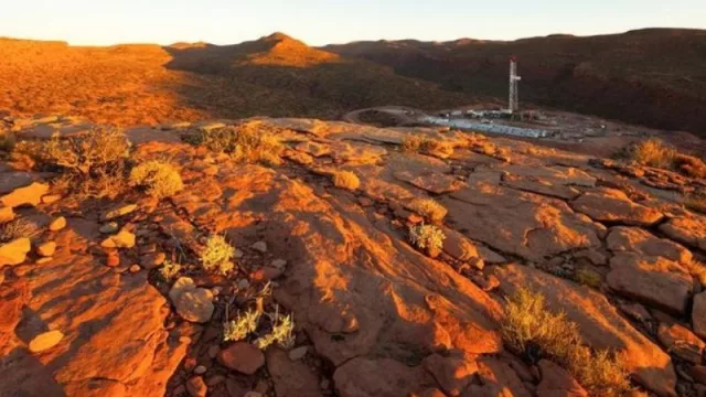 TotalEnergies analiza ofertas por sus activos petroleros en Neuquén