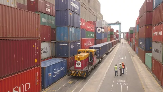 Impacto del temporal en Bahía Blanca: Vaca Muerta en riesgo por la interrupción ferroviaria