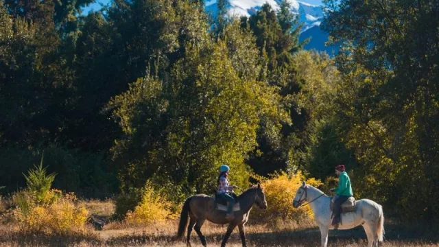 Villa La Angostura: un destino para disfrutar del otoño en la Patagonia