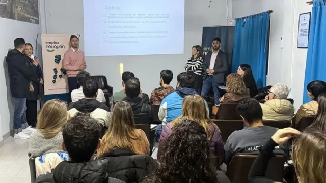 Neuquén impulsa el empleo con la presentación de las leyes Emplea Neuquén y Kimun a empresas del Parque Industrial