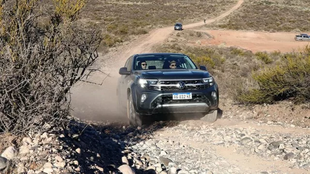Volkswagen Iruña desplegó toda la potencia de Amarok en una jornada off-road en Bodega Malma