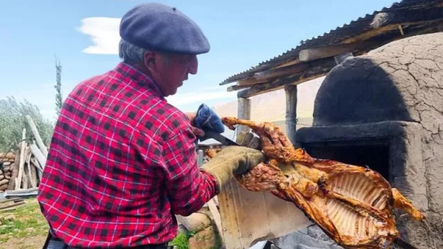 Chivitos del norte neuquino: del corral a las mesas argentinas (y a la conquista de nuevos mercados)