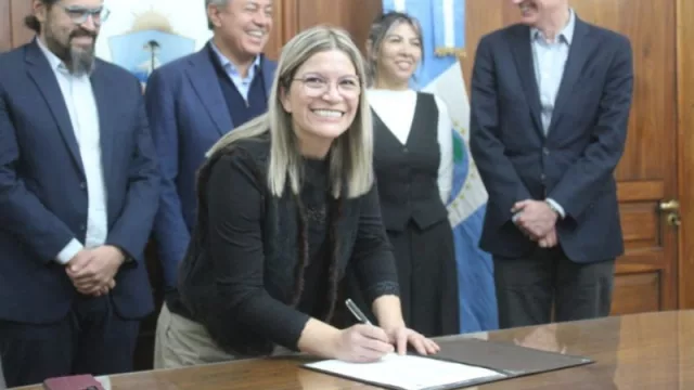 Chevron fortalece el sistema de salud en Rincón de los Sauces con la donación de equipos médicos de alta tecnología