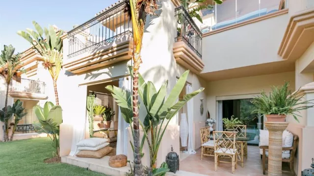 Airbnb pide a las ciudades europeas abordar el "impacto abrumador" de los hoteles en la masificación