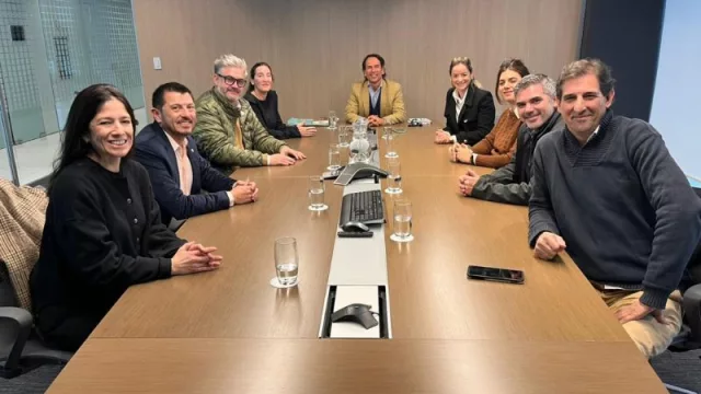 Operadores uruguayos buscan tarifas para armar paquetes turísticos hacia San Martín de los Andes