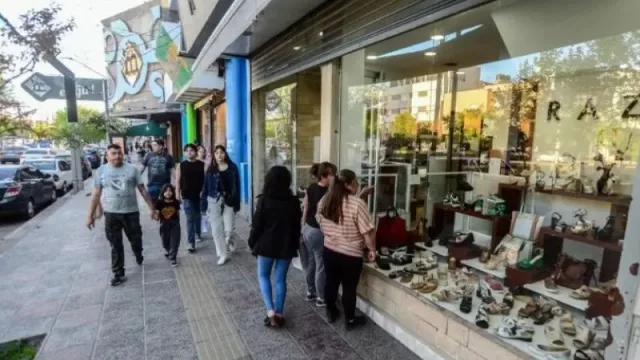 Comercios de Neuquén: 54% registró caída en ventas, pero crece el optimismo hacia 2026