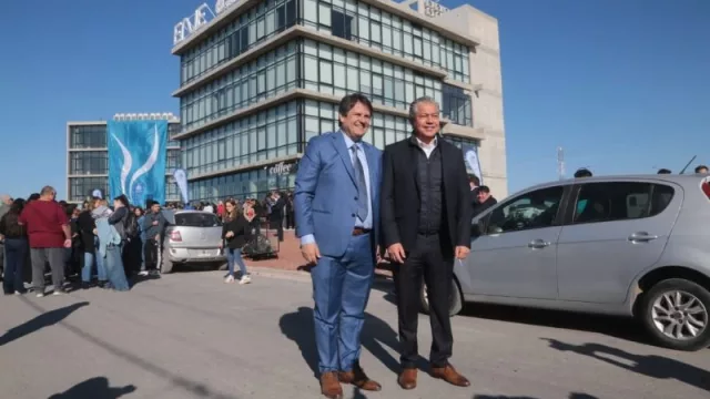 Con grandes anuncios, Gaido y Figueroa inauguraron la segunda nave del Polo Científico Tecnológico y del Instituto Vaca Muerta