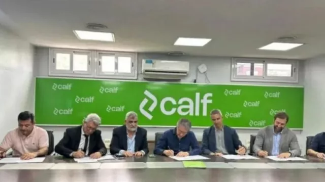 Calfibra inicia el tendido de fibra óptica en el Parque Industrial de Neuquén
