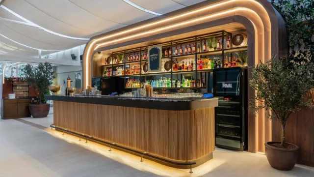 Abre el Mercado Madriles Reina Victoria, nuevo espacio gastronómico, ubicado en el VP Sognio Metropolitano