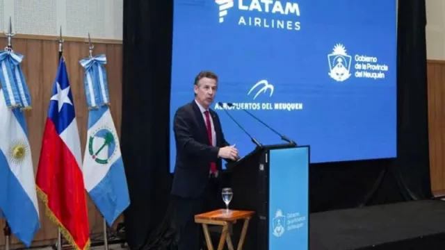 Neuquén recupera la ruta aérea con Santiago y apuesta a crecer en turismo receptivo
