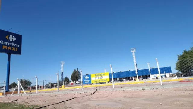 Nuevo Maxi Carrefour: 5.900 m2, patio de comidas y 100 empleos para Plaza Huincul